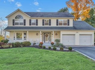 1001 Summit Woods, New Windsor, NY 12553