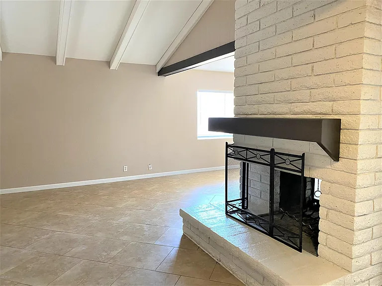 4601 W Northview Ave — Photo 3