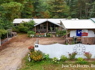 20449 W Gates Rd, Howard City, MI 49329