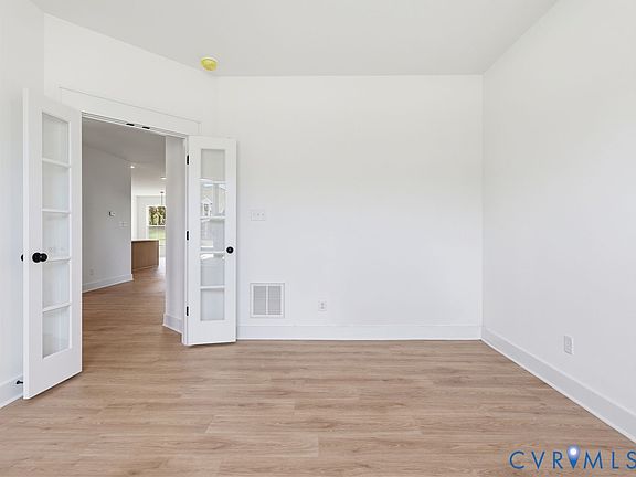 5th image of 7665 Dandridge Dr