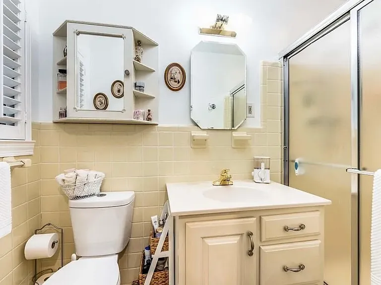 240 Beachland Dr — Photo 14
