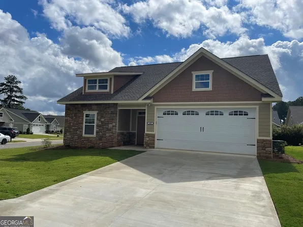 408 Village Dr, Dublin, GA 31021