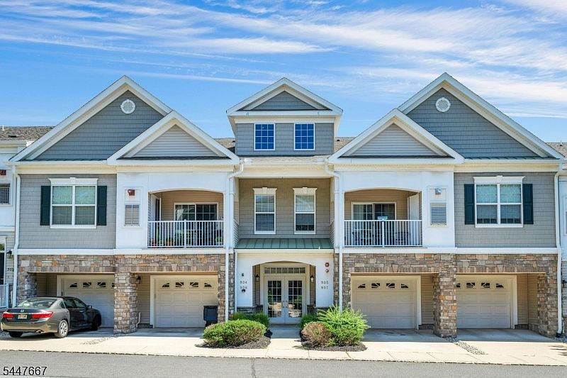 1st image of 905 Brook Hollow Dr #905