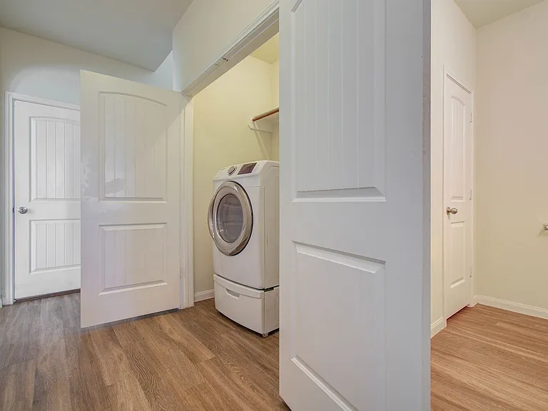 10410 Solitude Way — Photo 27