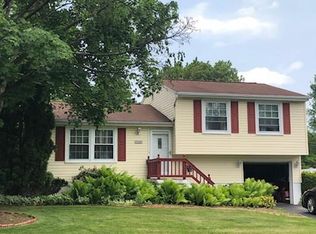 8420 Sweetmill Ln, Clay, NY 13041