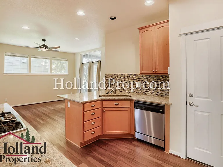 770 NE 72nd Ave — Photo 8
