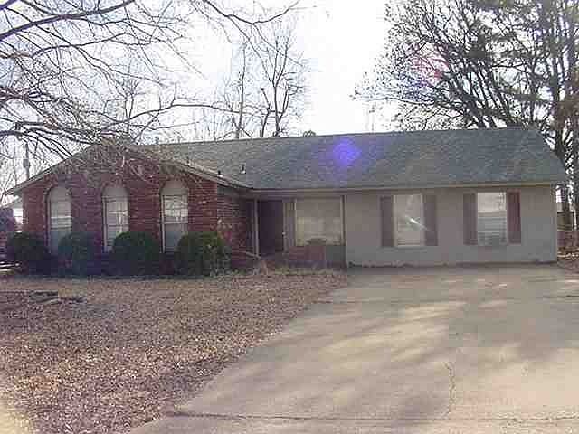1st image of 2708 Highland Dr