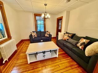 60 Dixon St, Newport, RI 02840