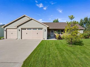 1076 Harold Dr, Menasha, WI 54952