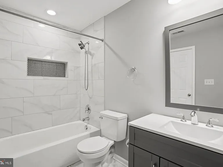 283 Shorewood Dr — Photo 21