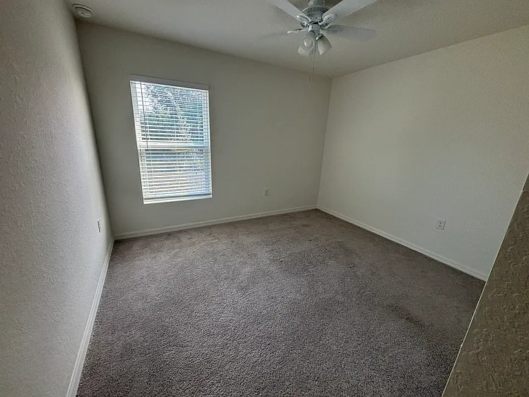 1542 Log Ln — Photo 10