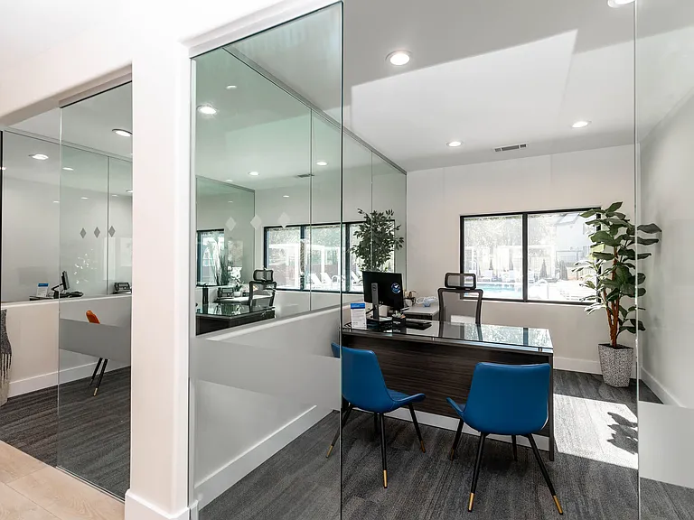 Wellington Apartments — Photo 24