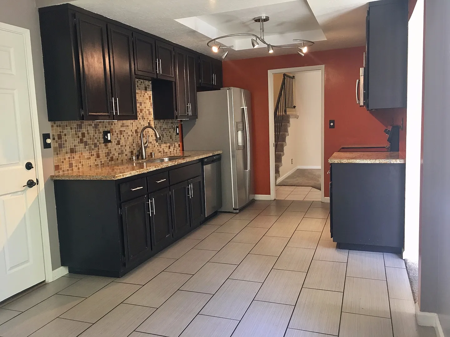 Hartz Property Management Presents: The Fabulous 131 Fountainhead Court — Photo 2