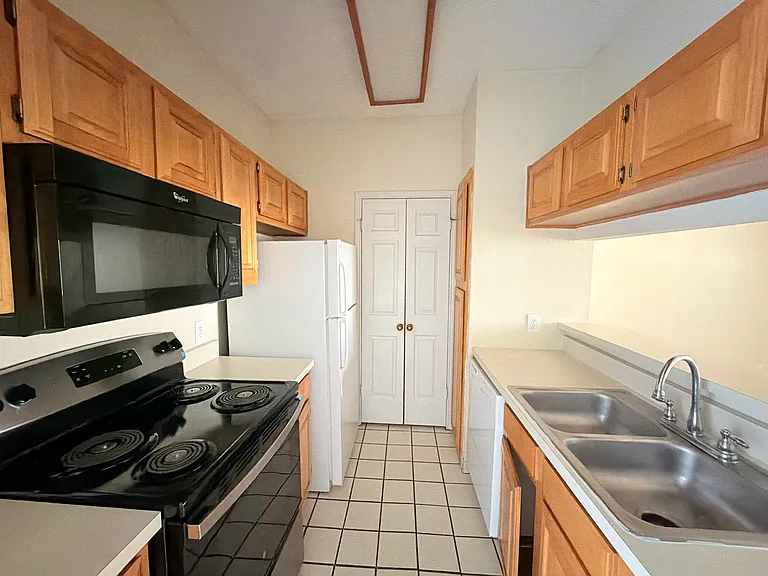 3001 Cedar St #114 — Photo 13