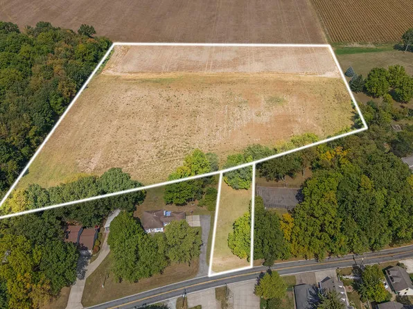 23838 N Shore Dr, Edwardsburg, MI 49112