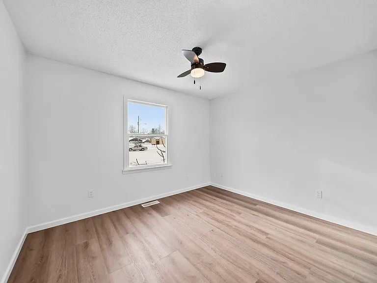 419 Connor St #14 — Photo 16