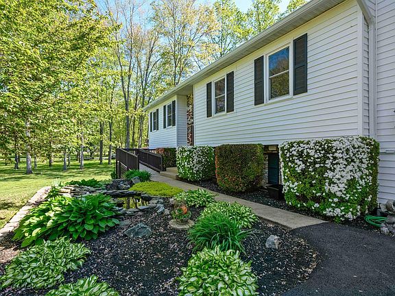 3rd image of 32 Clover Hill Dr