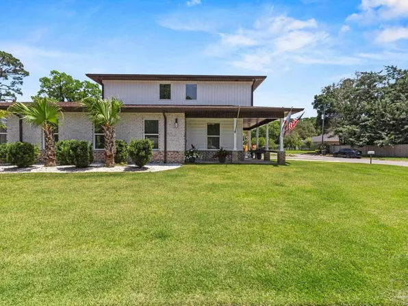 217 California Dr NE, Fort Walton Beach, FL 32548