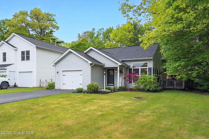 2nd image of 324 Meadowlark Drive
