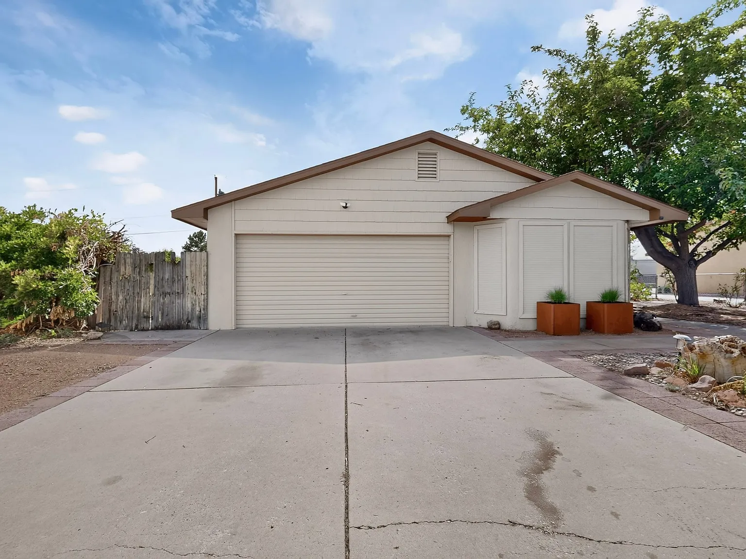 4 bed, 1700 sqft, $2,600 — Photo 3