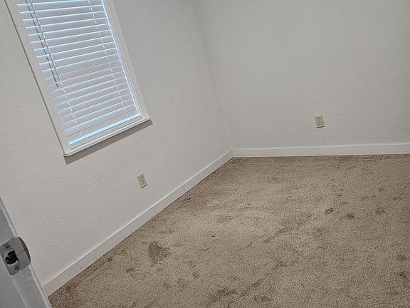 5th image of 902 Aurelia Dr