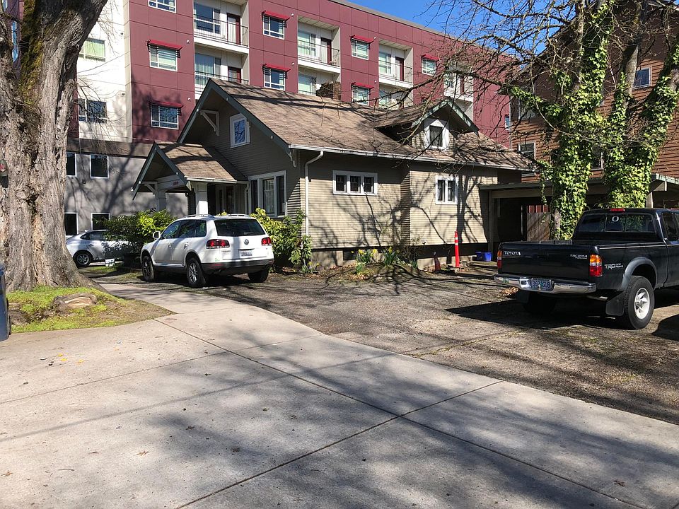 2nd image of 1359 Patterson St