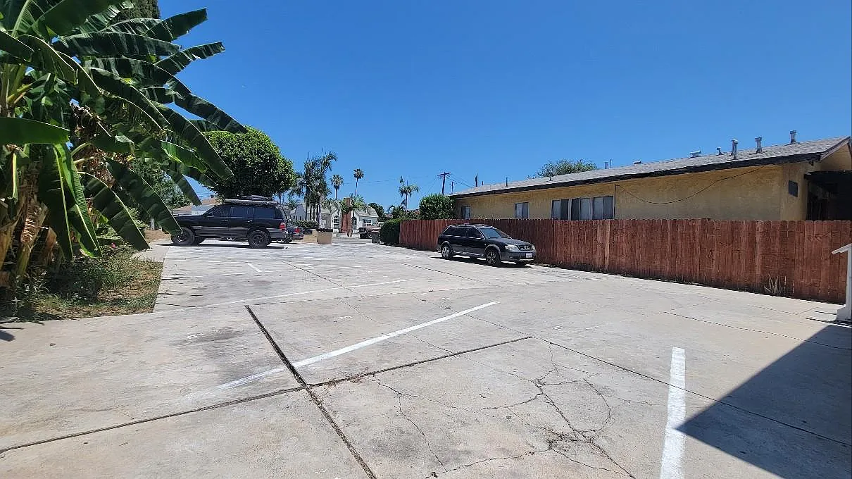 704 E Erna Ave — Photo 2
