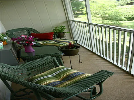 Park Apartments — Photo 10