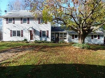 1st image of 1748 Greenview Dr