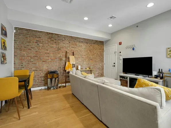 42 Prospect Street image 1 of 13
