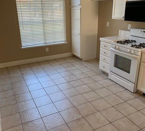 4th image of 1960 Golden Oak Way