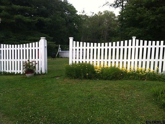 2nd image of 34 Lovers Ln