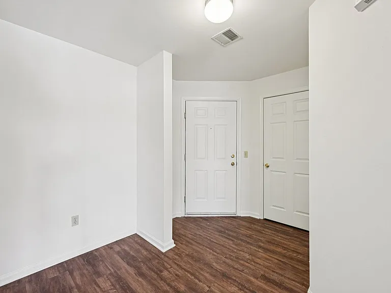 Spring Creek Apartments — Photo 158