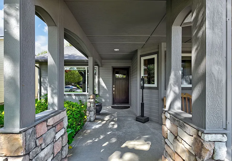 4151 N Clearbrook Pl — Photo 2