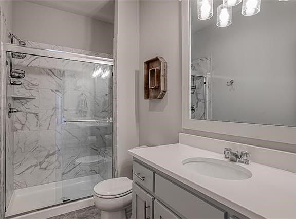 2nd image of 5907 Belmont Dr