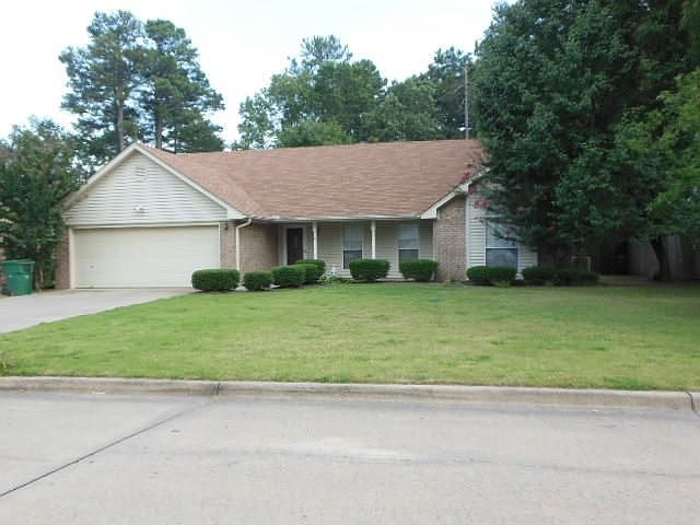 2nd image of 307 Regal Oaks Cir