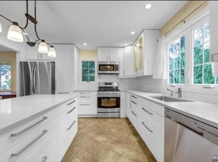 156 County Rd, Demarest, NJ 07627