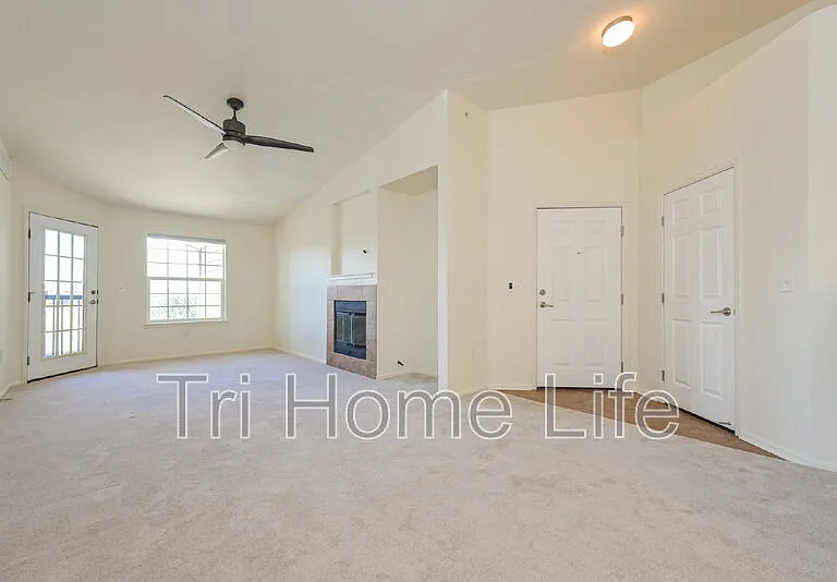 17209 Wilde Ave #303 — Photo 5