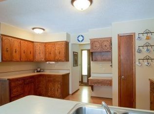 1940 Serendipity Ct, New Brighton, MN 55112