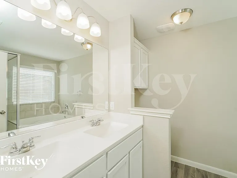 2267 Hawk Dr — Photo 12