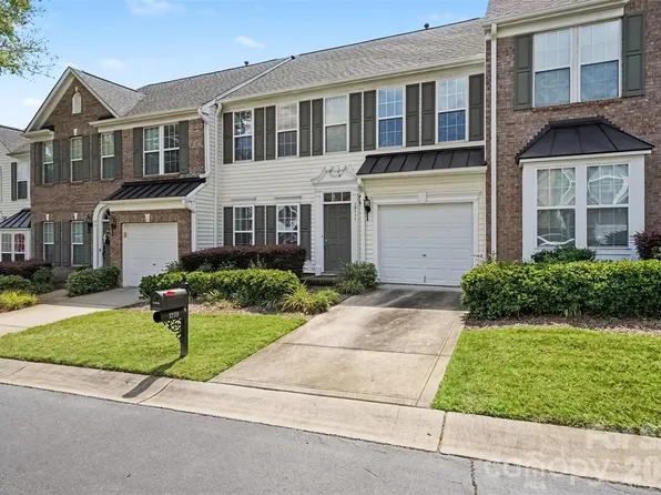 12111 Windy Rock Way, Charlotte, NC 28273