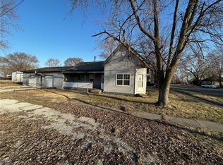 100 W Adams St, Atwood, IL 61913