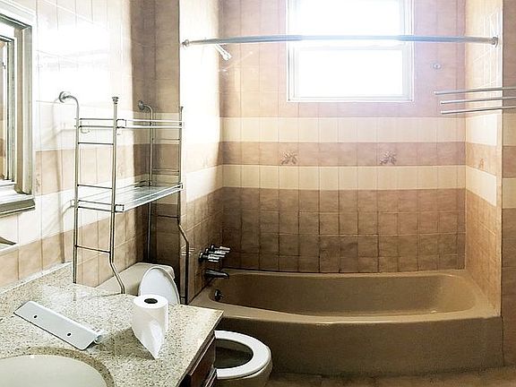 5th image of 96-08 103rd Ave #1-2