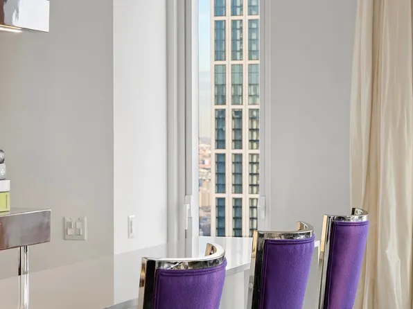 252 East 57th Street image 5 of 19