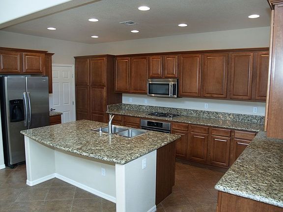 5th image of 753 Viscanio Pl