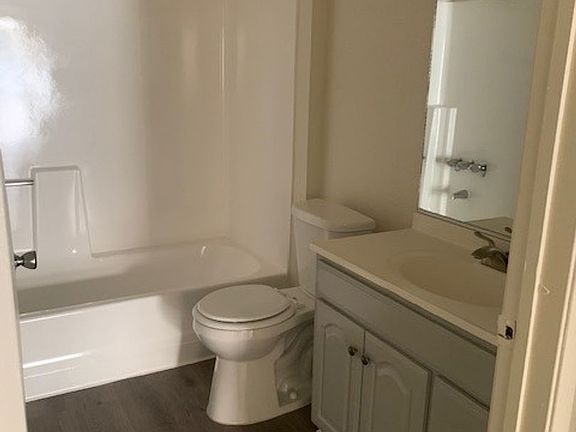 5th image of 9460 Laurel Canyon Blvd #107