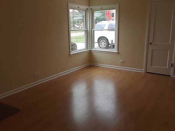 3rd image of 9534 Nerbonne Ave
