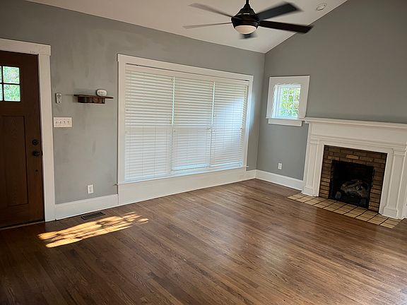 3rd image of 2147 Maplewood Dr