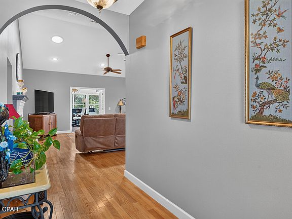 4th image of 2712 Marian Dr