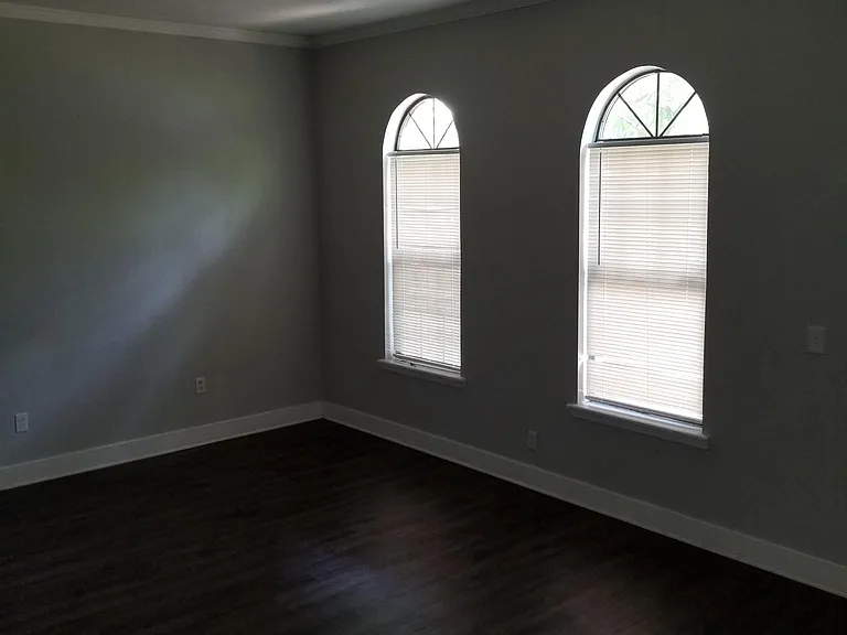1044 Brookley St — Photo 8